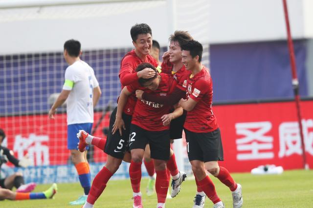 开云体育中国-亚泰今晚海口集结 陈洋谭龙将24日与球队会合