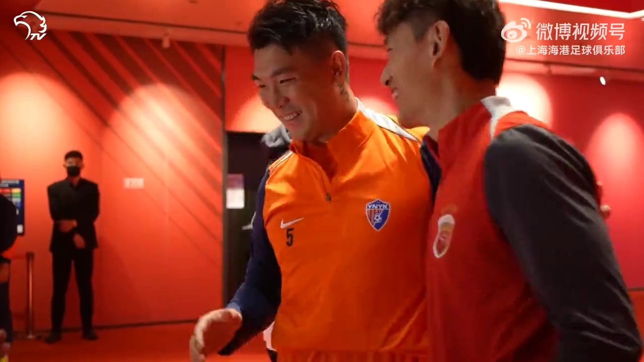 开云体育中国-【比赛日Vlog】一起回顾中超第4轮上海海港2-1云南玉昆的精彩瞬间